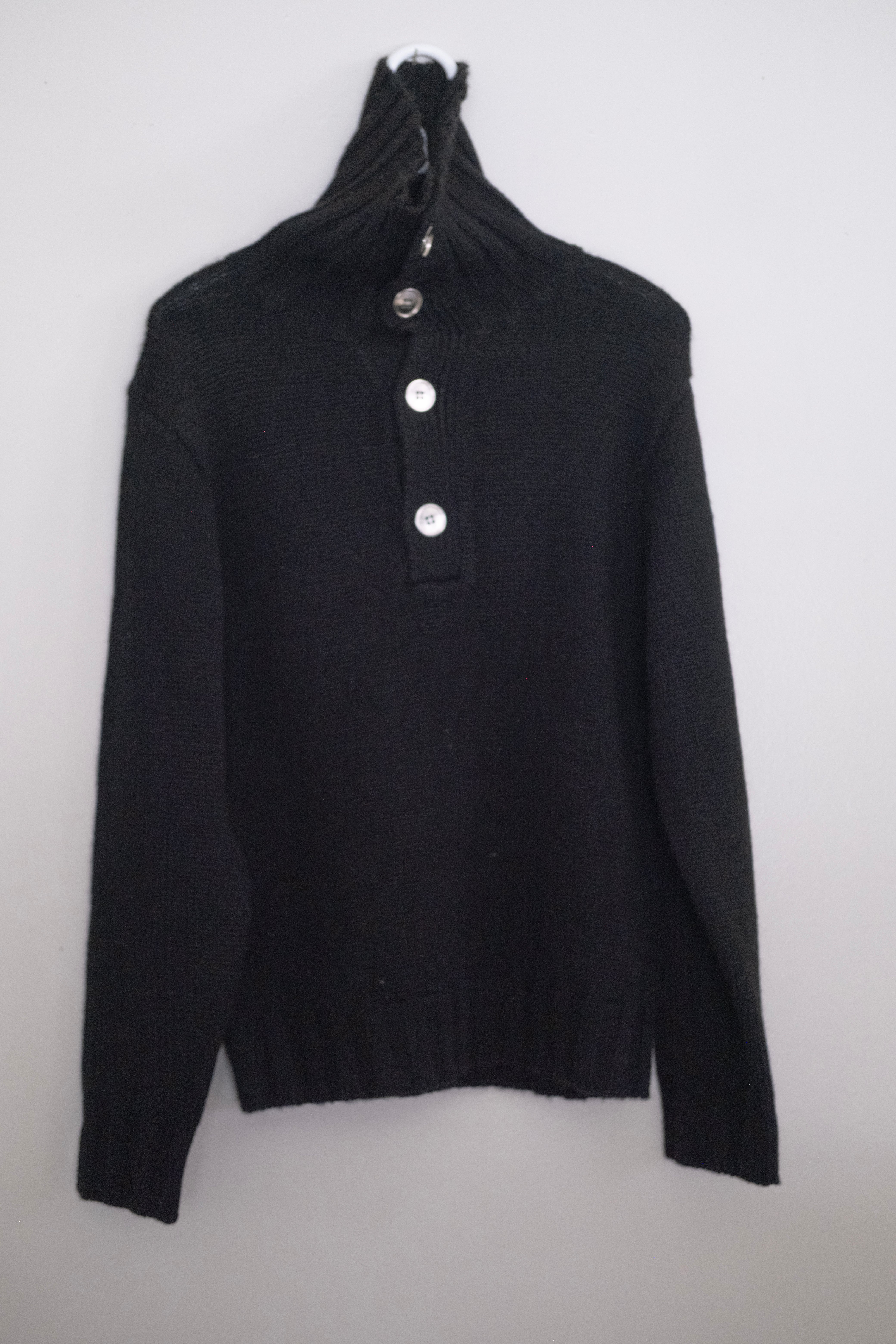 black/ sweater buttons